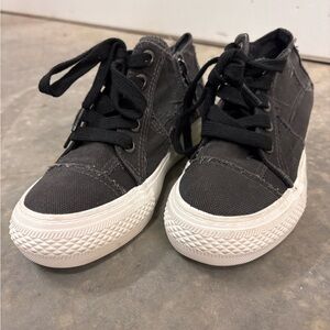 Malibu Black and White Sneakers